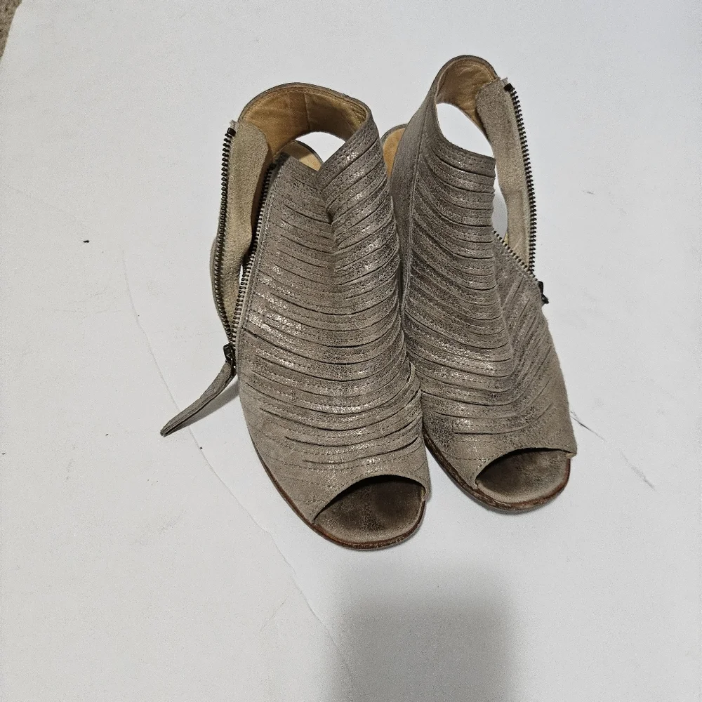 Paul Green | Leather Cayenne Peep Toe Bootie Size 7